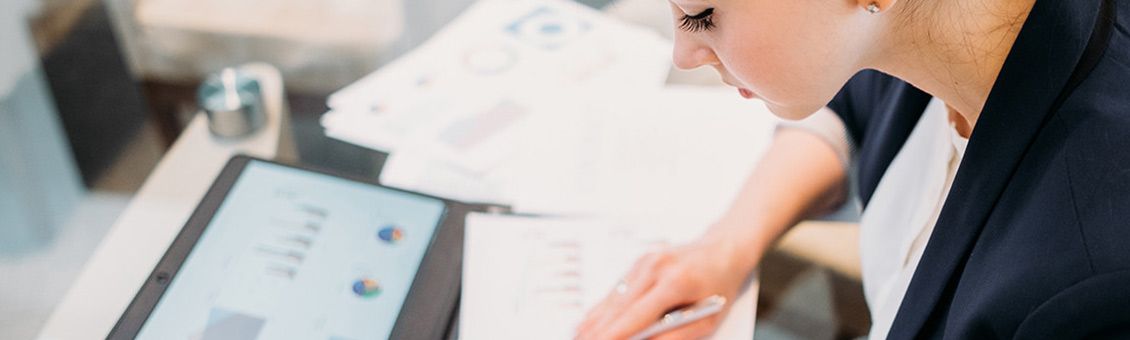 Woman working in Fintech